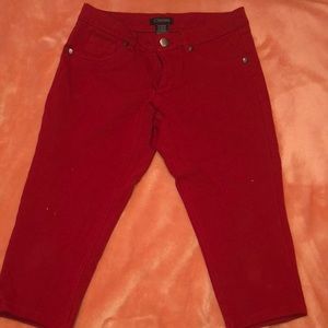 Red capris
